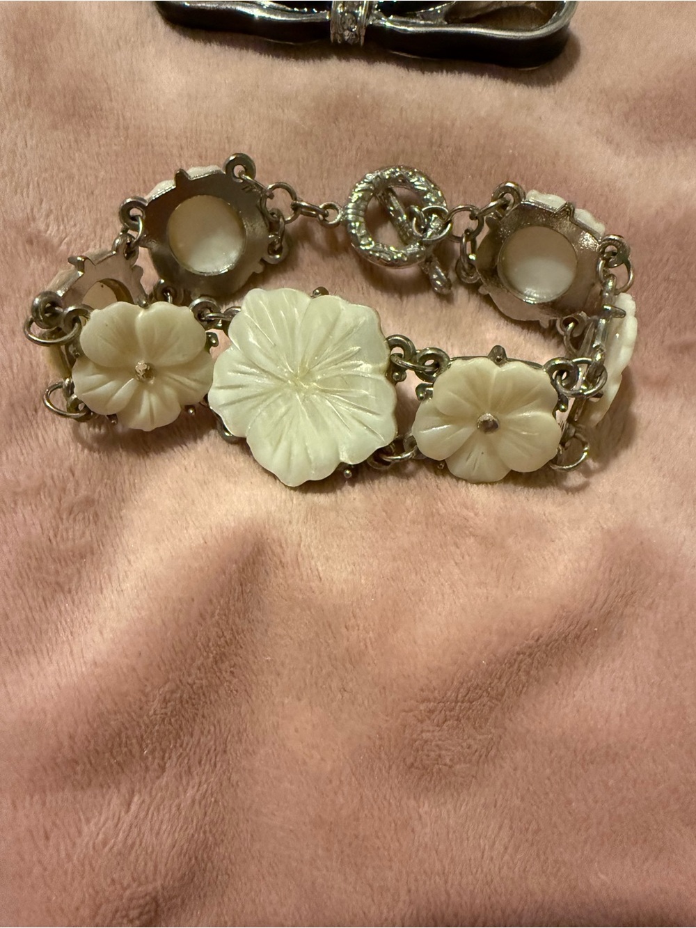 Floral Carved Cream Bracelet with Silver-Tone Links